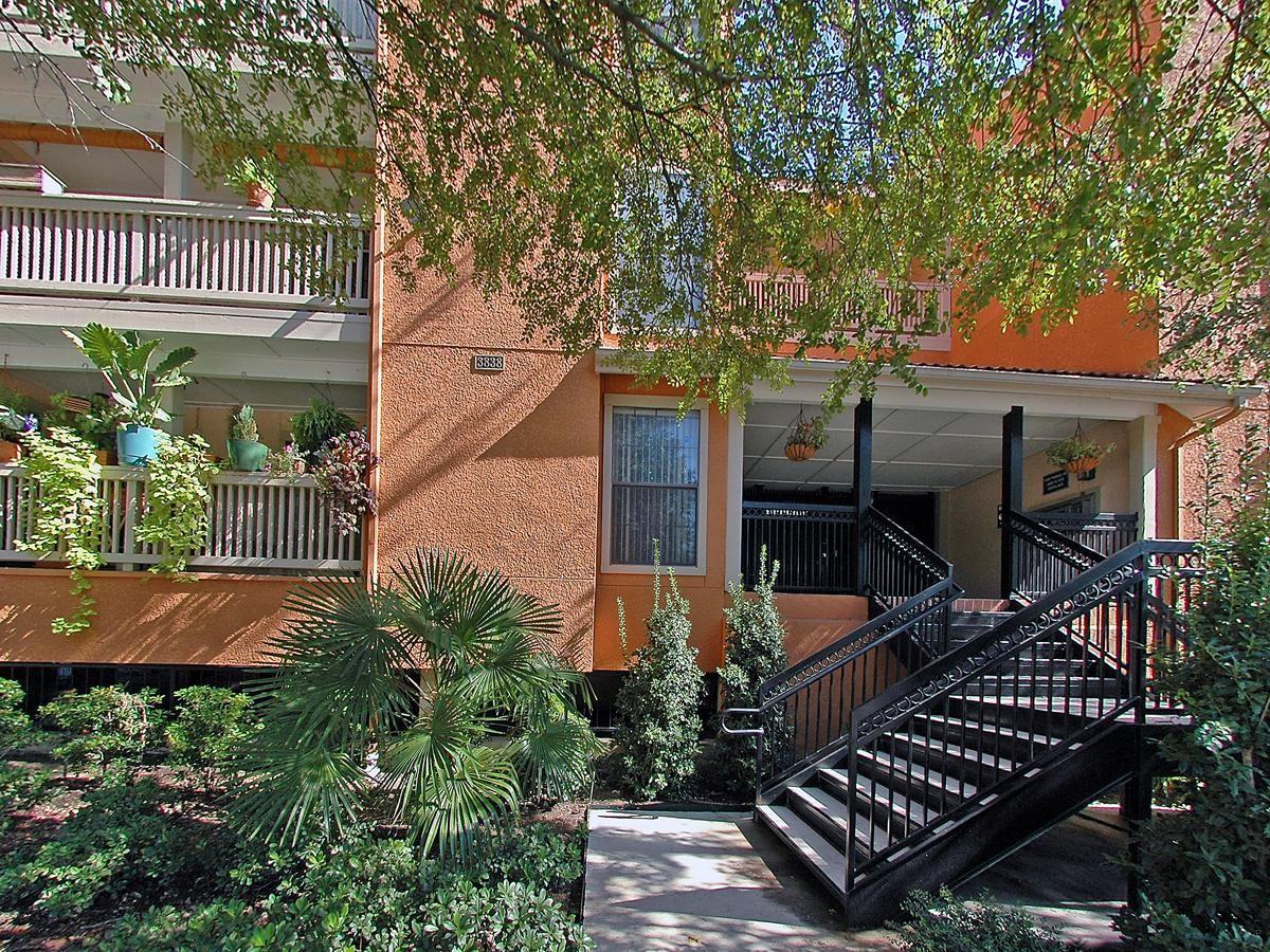 Lincoln Court - Photo 3 of 9