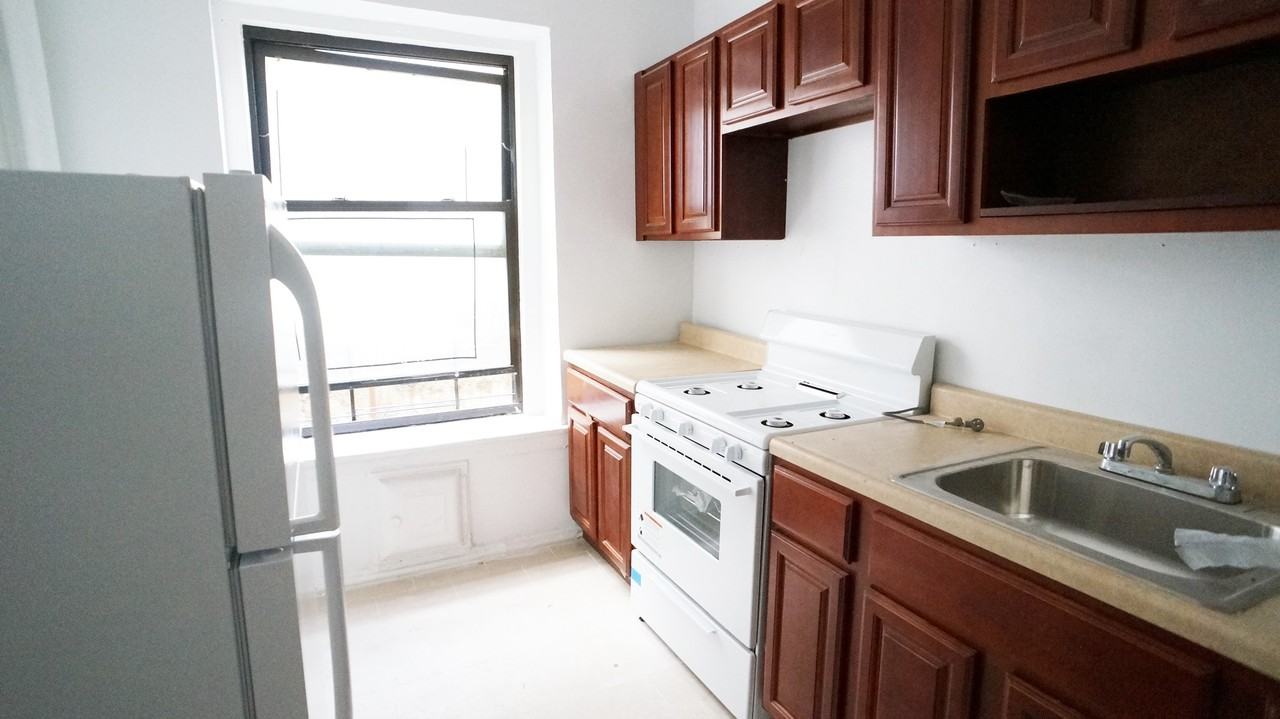 2012 Powell Ave #3E - Photo 3 of 5