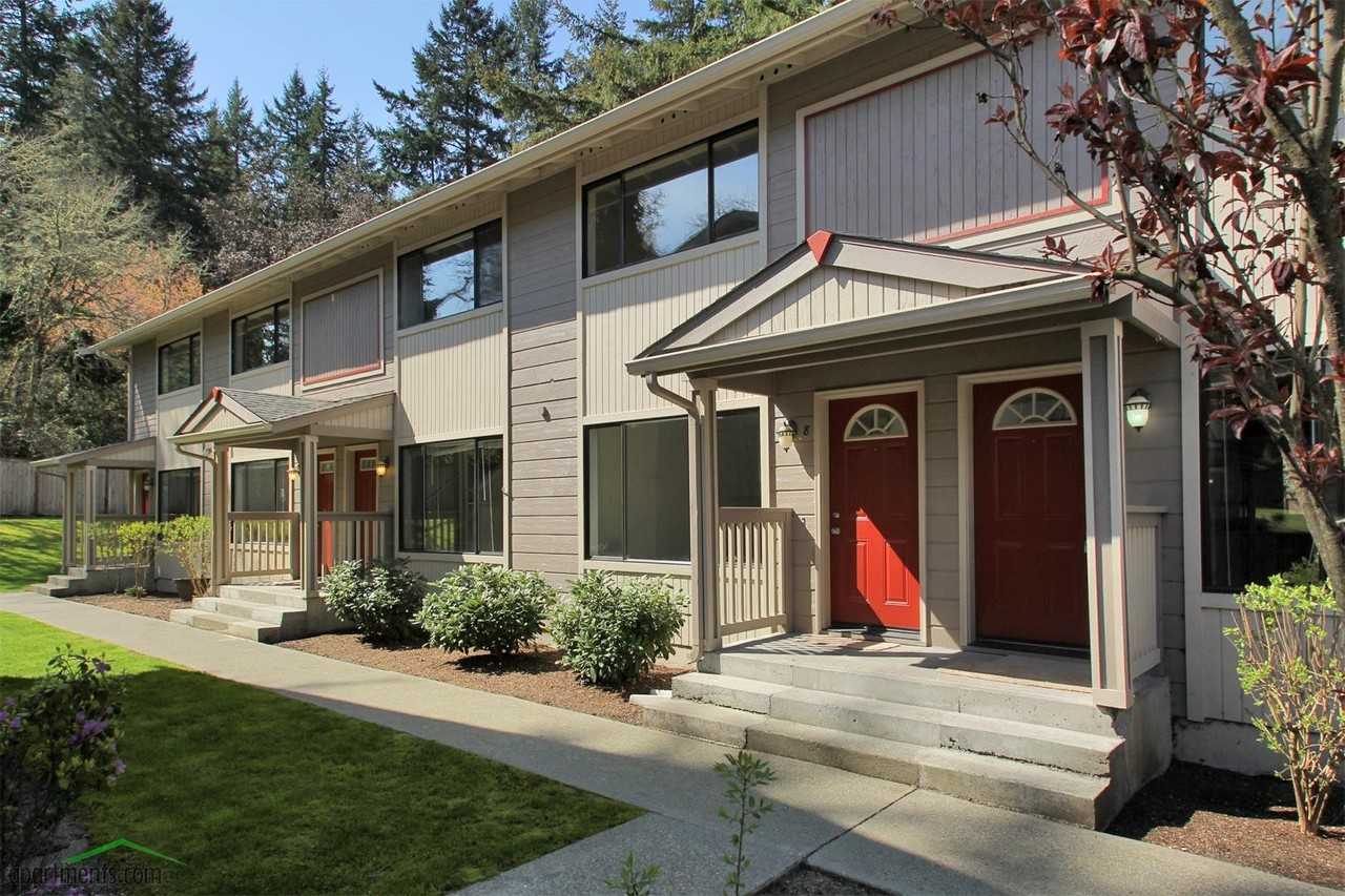 American Lake Townhomes Apartments 12506 98th Ave Ct SW, Lakewood, WA