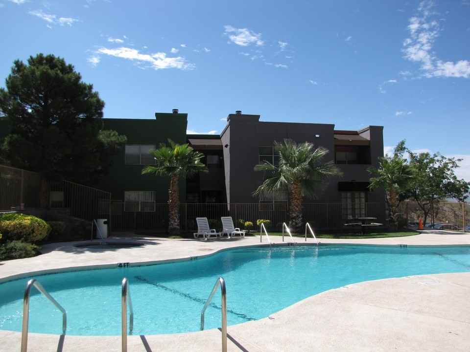 Santa Fe Place - Photo 2 of 4