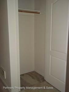 2563 NW Cedar Ave - Photo 3 of 5