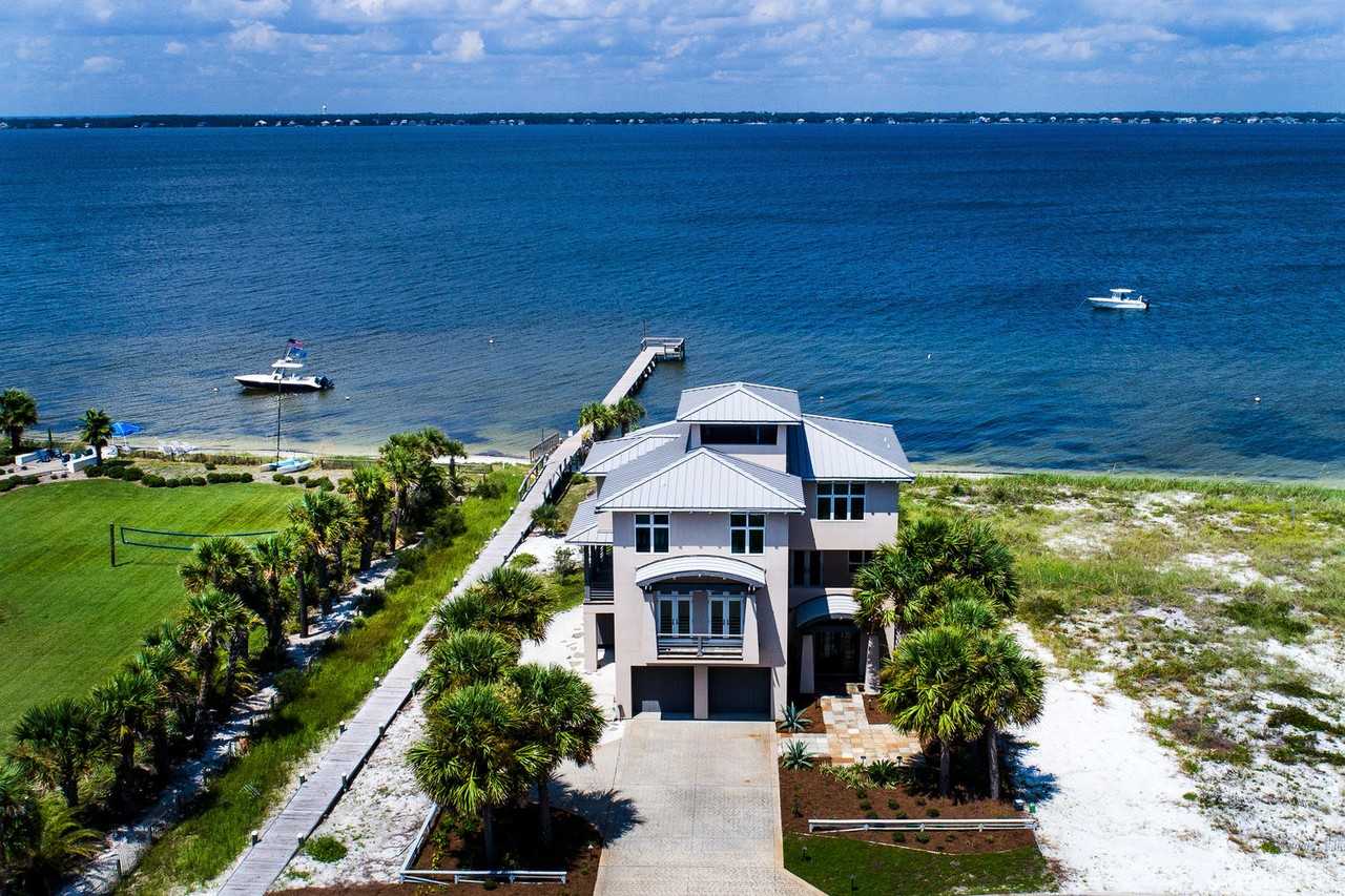 13 Seashore Dr - Photo 3 of 50