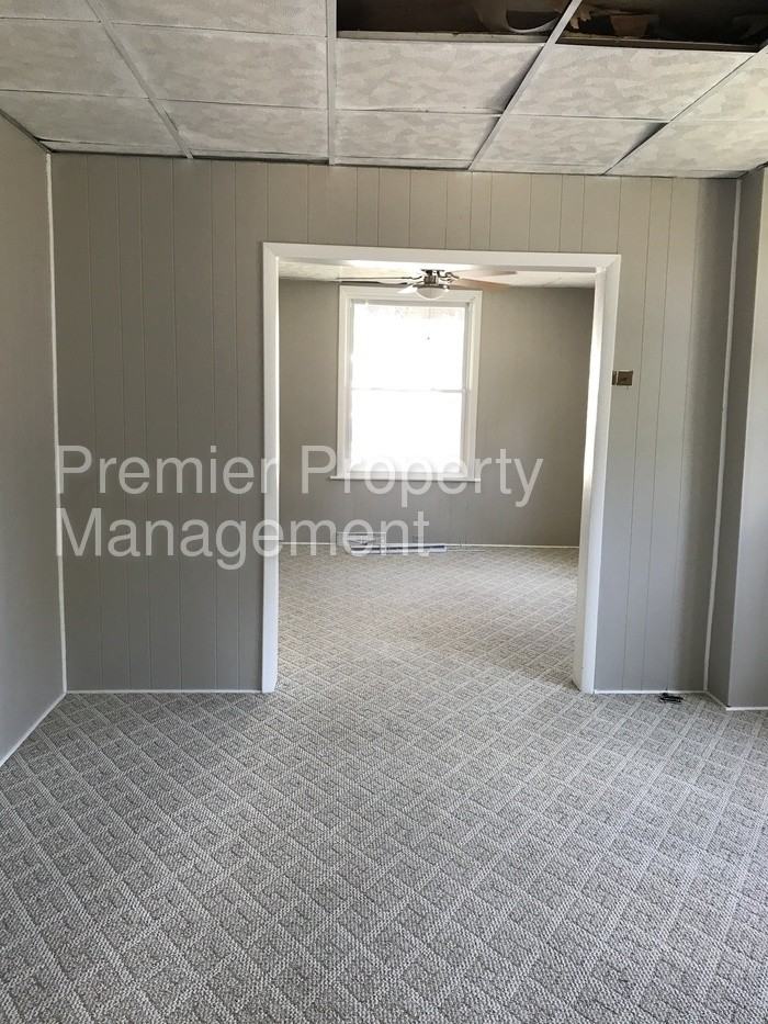 111 W High St - Photo 3 of 12