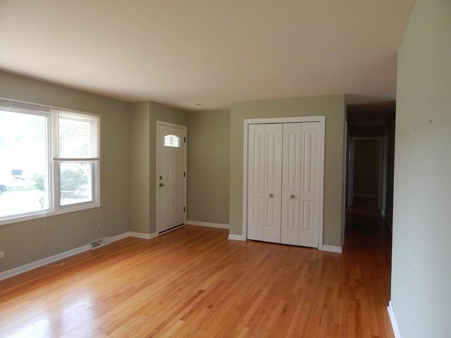 8 Woodview Ln - Photo 2 of 12