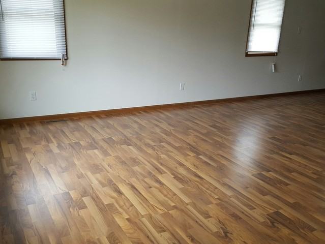 417 W 2nd Pl - Photo 2 of 5