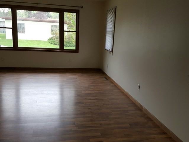 417 W 2nd Pl - Photo 3 of 5