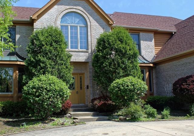 30W702 Warwick Way - Photo 2 of 17