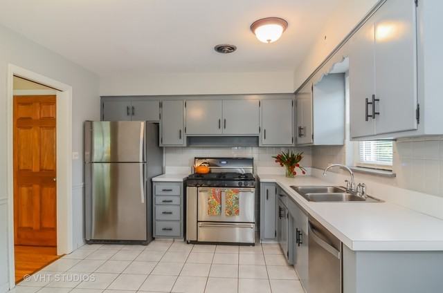 9060 E Prairie Rd - Photo 3 of 14