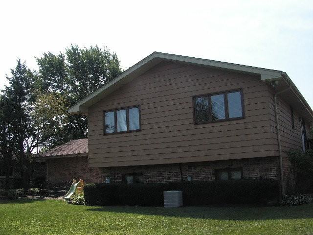 1110 68th St - Photo 3 of 25