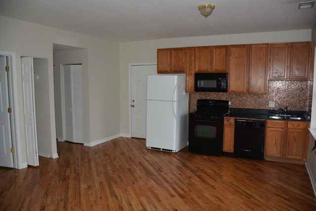 2414 W Bryn Mawr Ave #1E - Photo 3 of 15