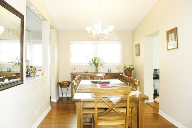2541 Wilmette Ave - Photo 3 of 6