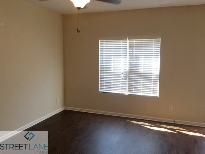 303 Clover Brook Dr #117 - Photo 3 of 11