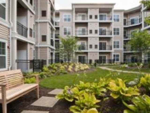 Alexan Riverdale - Photo 2 of 6