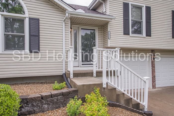 1836 SE 7th St - Photo 3 of 31