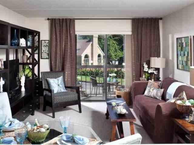 Shrewsbury Commons - Photo 3 of 6