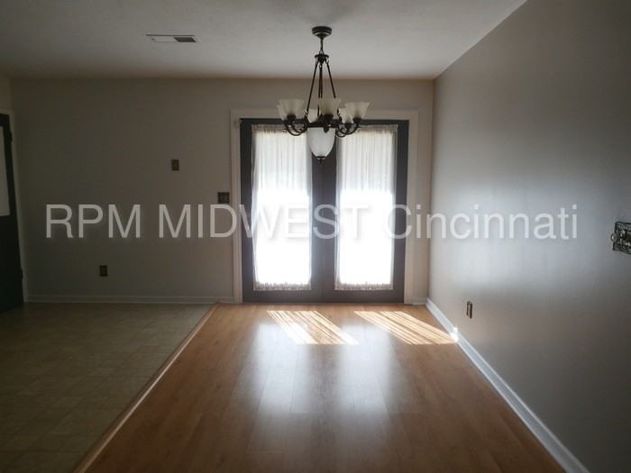 10110 Windswept Ln - Photo 3 of 13