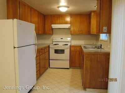 400 NW 6th St - Photo 3 of 6