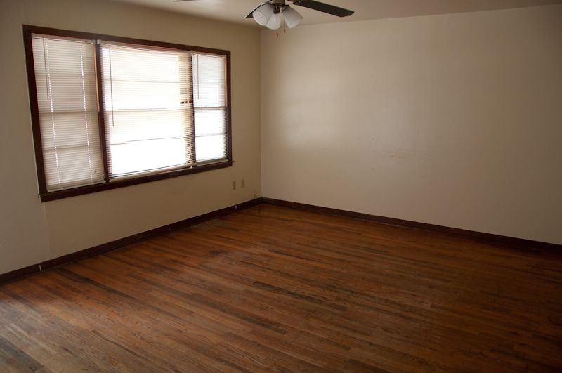 2205 Staunton Dr - Photo 2 of 5