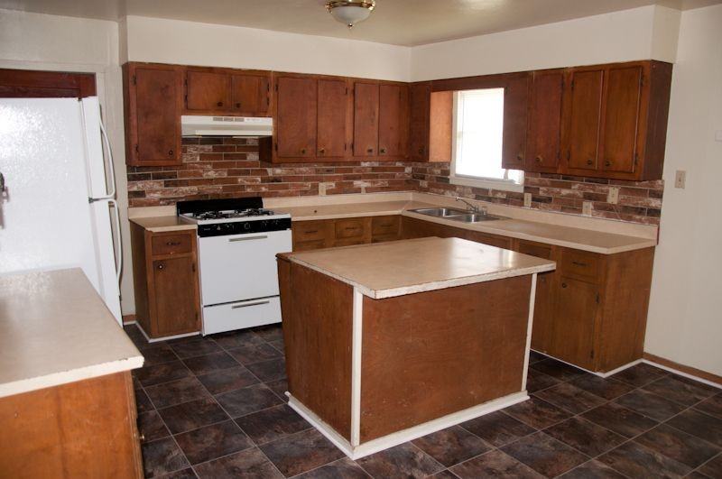 2205 Staunton Dr - Photo 3 of 5