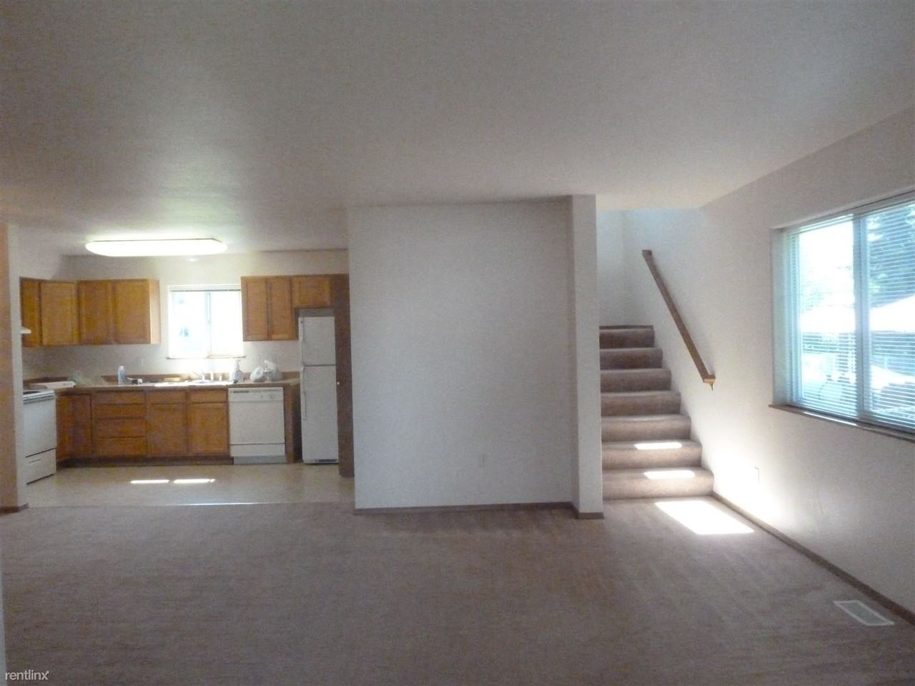 8121 E 36th Ave - Photo 2 of 8