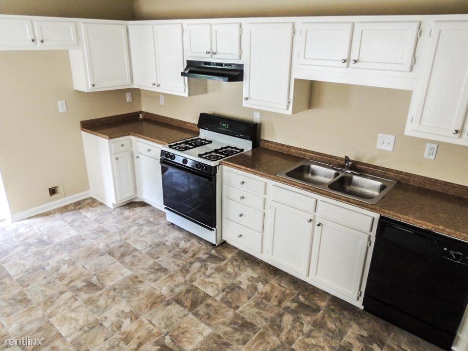 6941 Stoneridge Dr - Photo 2 of 19