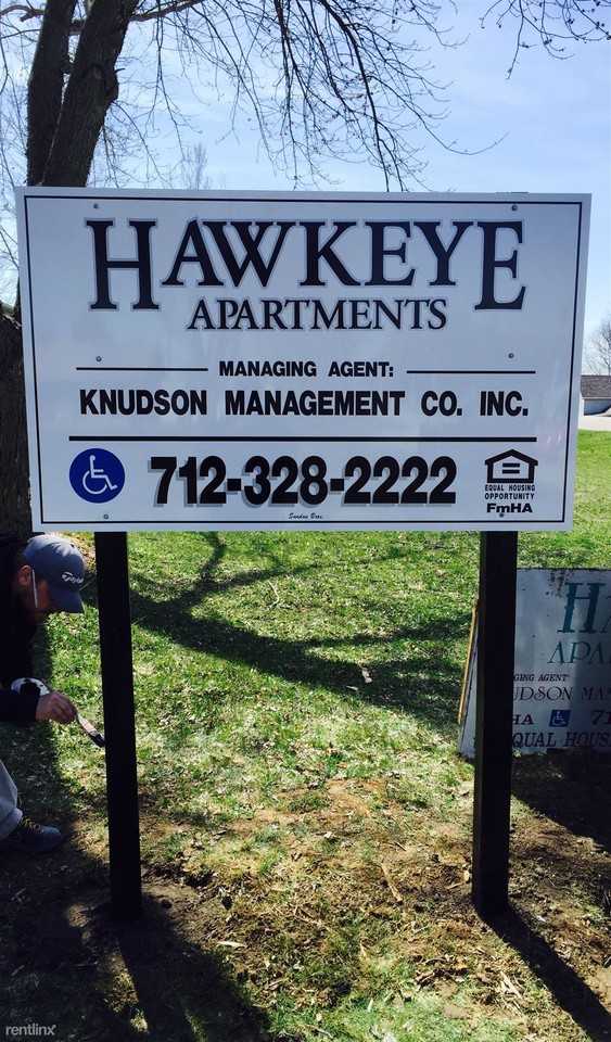 333 N Commercial St - Photo 2 of 3