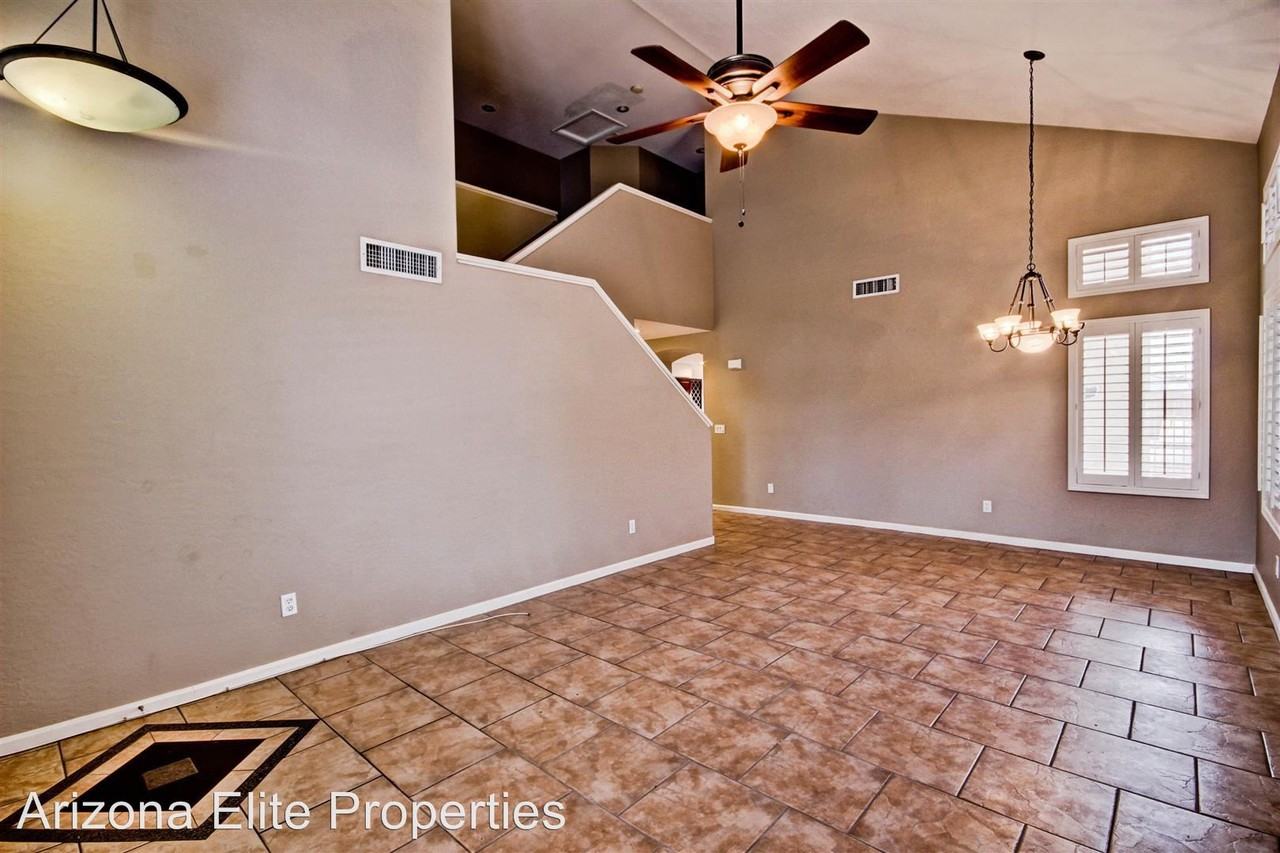 486 W San Angelo - Photo 2 of 8