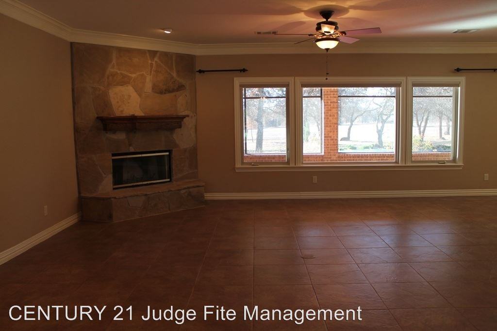 1670 Shadle Rd - Photo 2 of 10