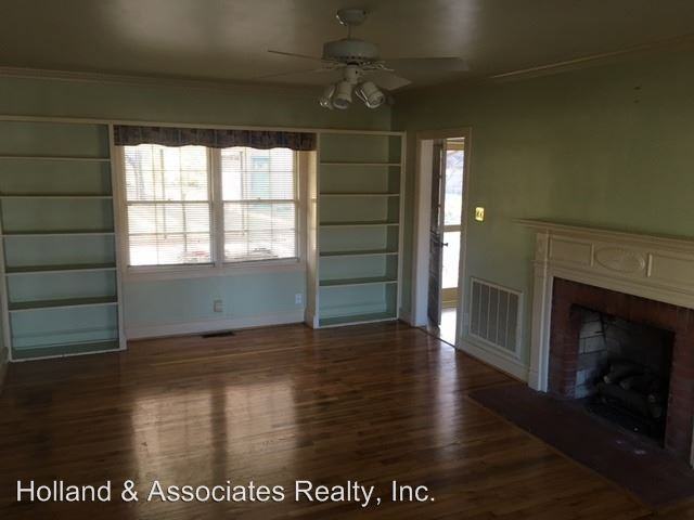 231 Country Club Dr - Photo 2 of 9