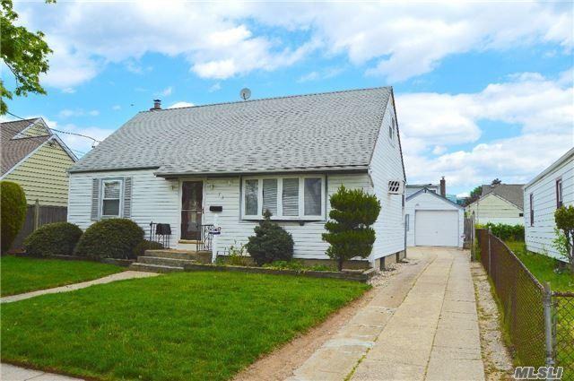 73 Manor Pkwy - Photo 2 of 15