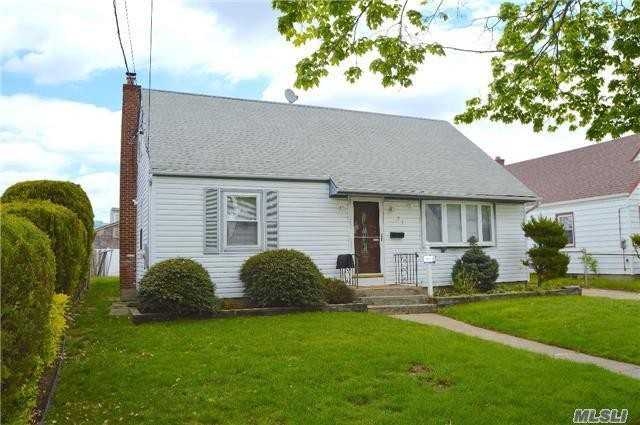 73 Manor Pkwy - Photo 3 of 15