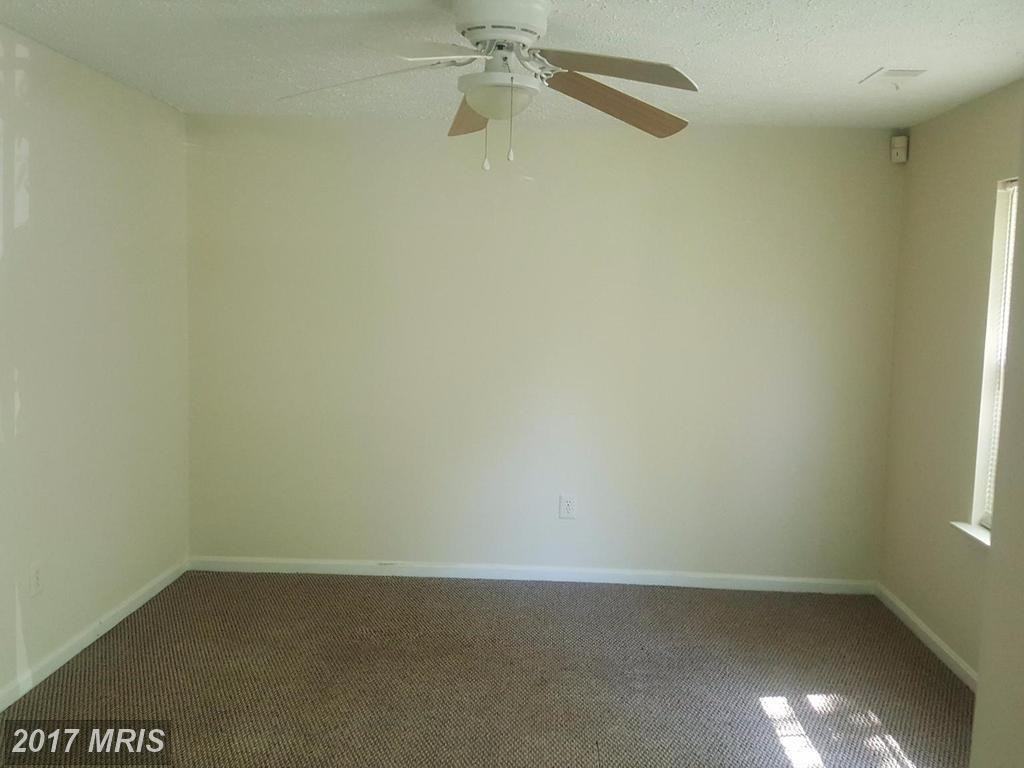 9927 Lyndia Pl - Photo 3 of 6