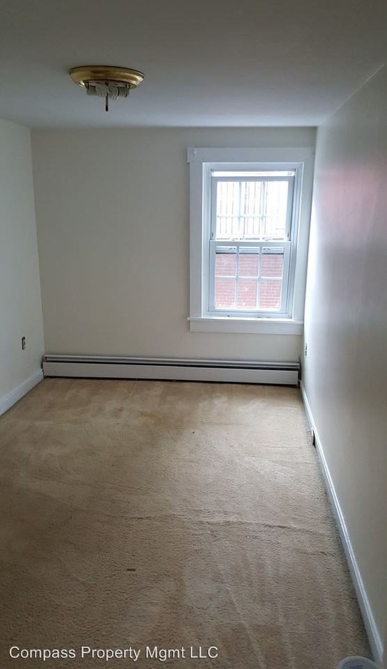 1423 W Kings Hwy - Photo 3 of 9