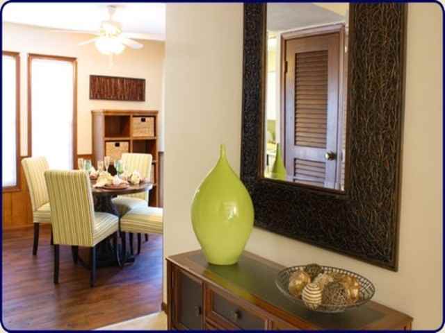 Bristol Square Apartments - Photo 3 of 6