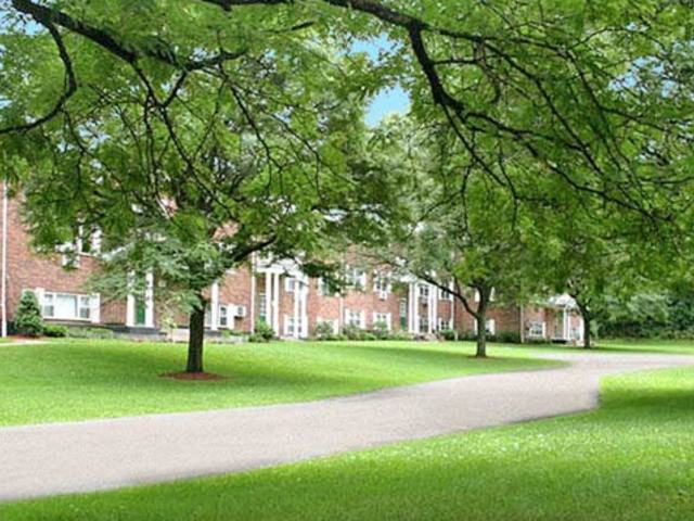 New Paltz Gardens - Photo 2 of 8