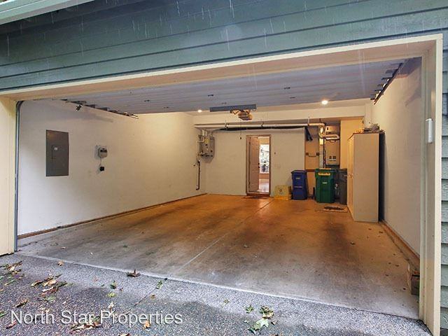 2515 SW Abigail Ct - Photo 3 of 42