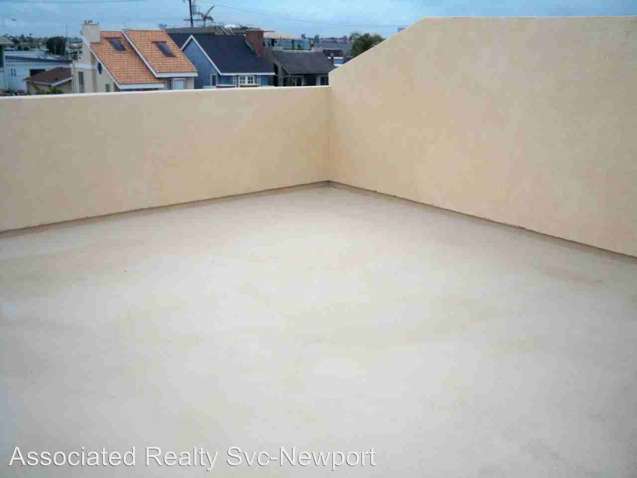 945 W Balboa Blvd - Photo 3 of 21