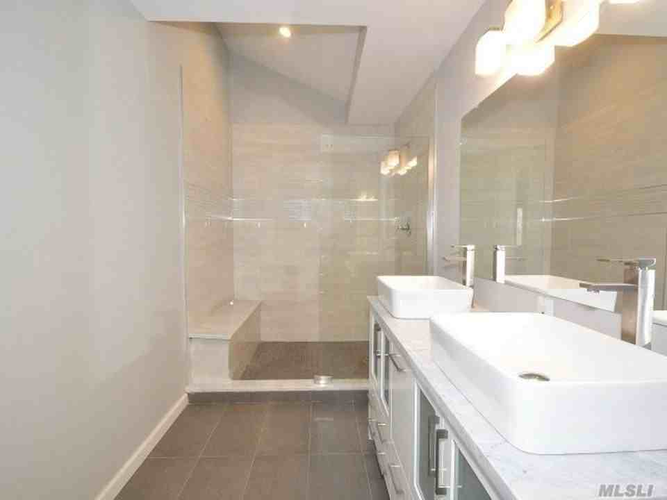 2175 Clover Ct - Photo 2 of 15