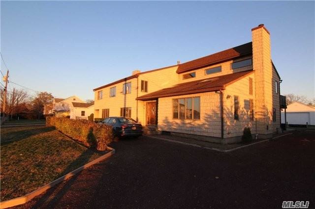 51 BERGER AVENUE - Photo 2 of 20