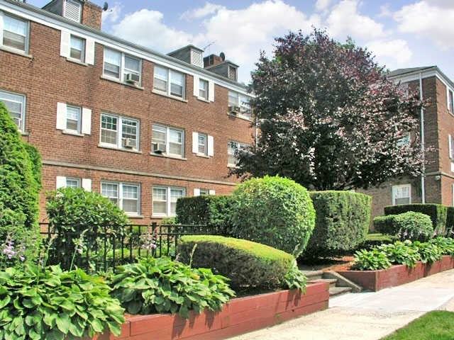 Forest Hill Terrace - Photo 3 of 16