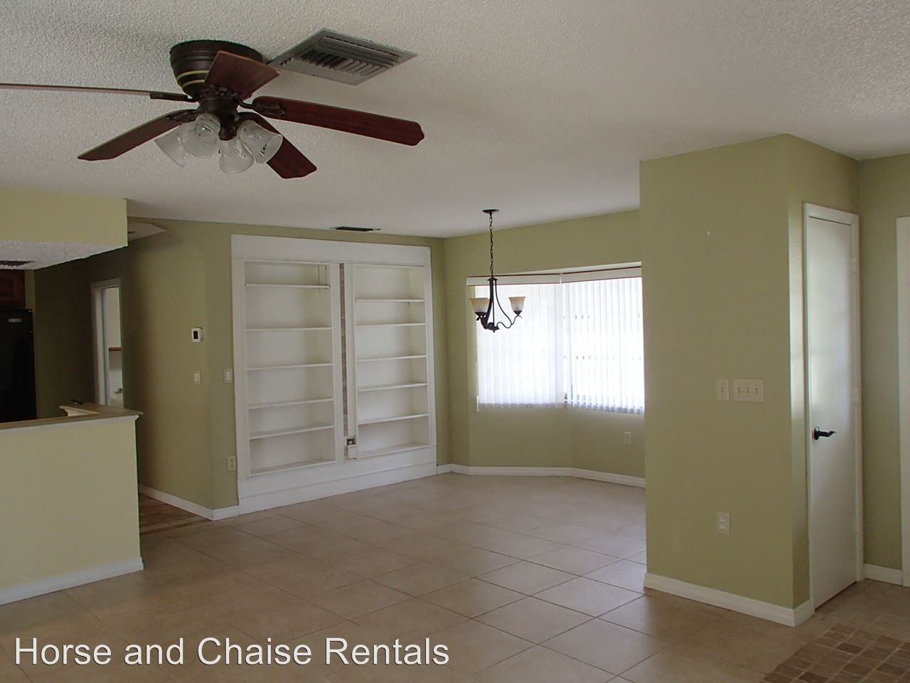 1353 Lucaya Ave - Photo 3 of 9