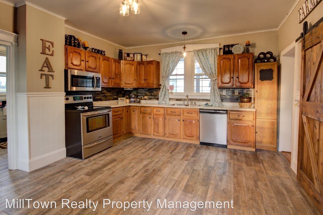 18466 E 40th St - Photo 2 of 24