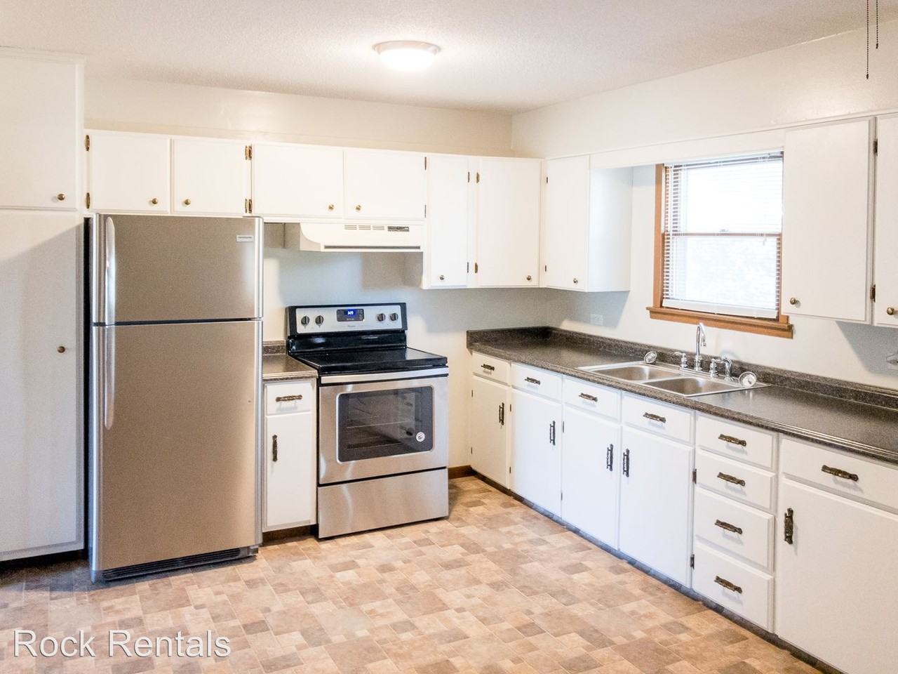 2307 S Broadacres Rd - Photo 2 of 17