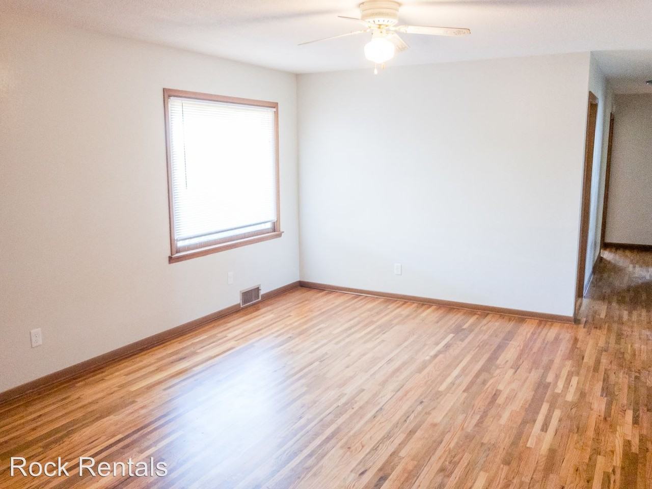 2307 S Broadacres Rd - Photo 3 of 17