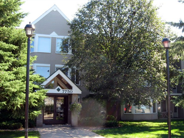 Oaks Whitney Pines - Photo 3 of 19