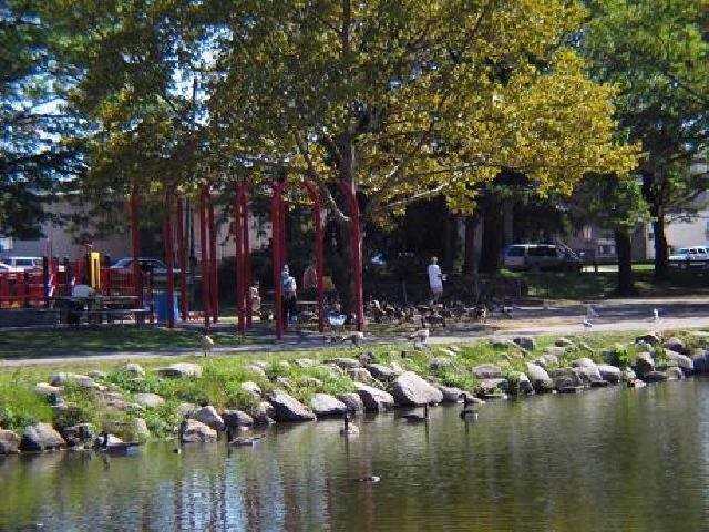 Dahnert Park Apartments - Photo 3 of 5