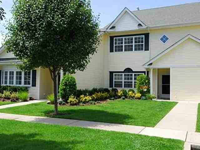 Fairfield Villas at Medford - Photo 2 of 13