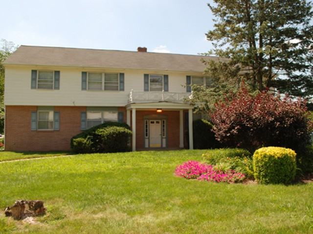 Woodcrest Arms - Photo 3 of 6