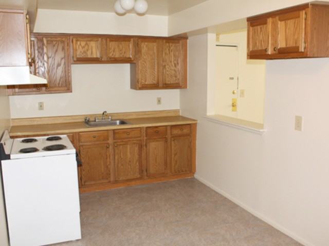 Elizabeth Gardens - Photo 3 of 6