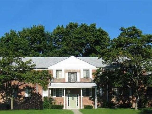 Corlies Manor - Photo 3 of 7